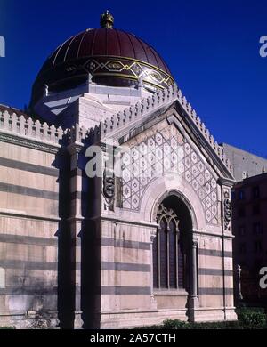 FACHADA - DETALLE. Posizione: PANTEON DE HOMBRES ILUSTRES. MADRID. Spagna. Foto Stock