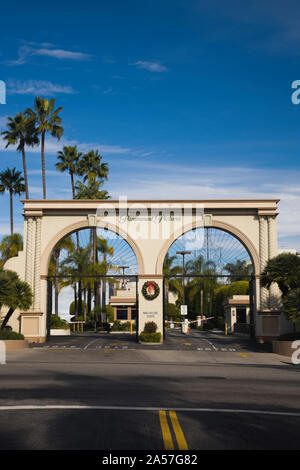 Cancello di ingresso di un studio, Paramount Studios, Melrose Avenue, Hollywood, Los Angeles, California, Stati Uniti d'America Foto Stock