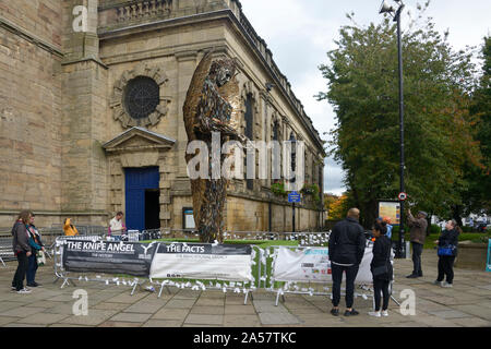 La visualizzazione del coltello Angelo, a Derby Cathedral Foto Stock