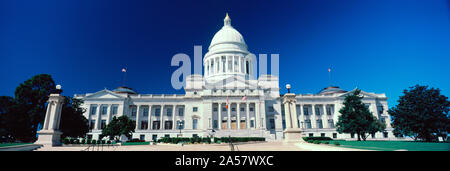 Facciata di un palazzo del governo, lo State Capitol Building, Little Rock, Arkansas, STATI UNITI D'AMERICA Foto Stock