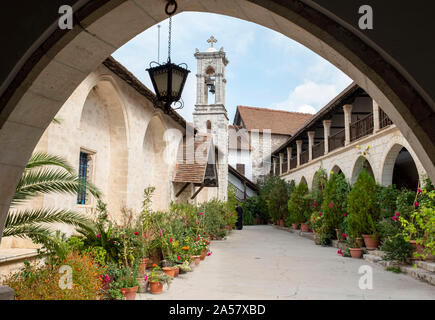 Monastero di Chrysorrogiatissa, (la Madonna della melagrana d'Oro), Pano Panagia, Troodos, Cipro. Foto Stock