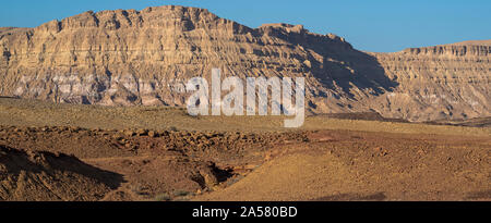 Ramon cratere nel deserto del Negev, Israele Foto Stock