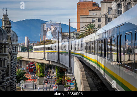 Metro, alla metropolitana, una linea tra il Prado e stazione stazione di ospedale, centro città, skyline, Medellín, in Colombia Foto Stock