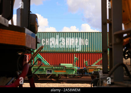 Cina contenitore di spedizione al Tucson merci ferroviario depot in Arizona USA Foto Stock