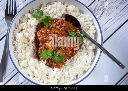 Quorn chili con riso e orzo pilaf Foto Stock