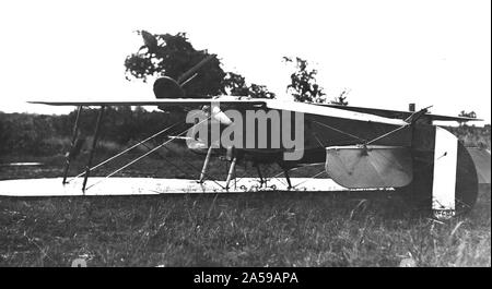 Gli aeroplani - Gli incidenti - servizio aereo. Relitto Décorétrès Campo, Fla 1917-1918 Foto Stock