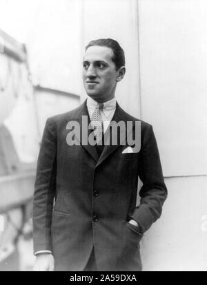 George Gershwin, 1898-1937, mezza lunghezza ritratto Foto Stock