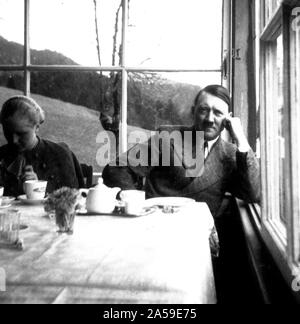 Eva Braun Collection (album) 29 - Candid foto di Adolf Hitler ca. fine del 1930 o all'inizio del 1940 Foto Stock