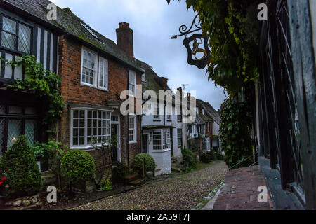 Mermaid Street nella segale, East Sussex County Foto Stock