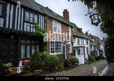 Mermaid Street nella segale, East Sussex County Foto Stock