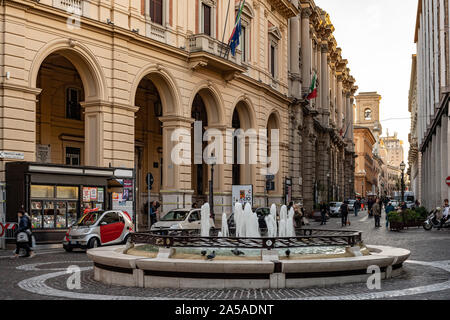 Fontana di piazza Valignani di Chieti Foto Stock