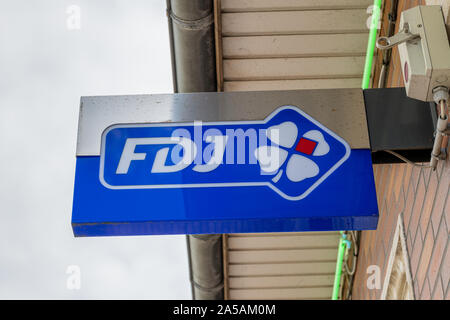 Parigi - Francia - Settembre 09, 2018: FDJ, La Francaise des Jeux, segno sulla costruzione Foto Stock