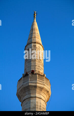 La Bosnia ed Erzegovina, Mostar, Koski Mehmed Pasha moschea, minareto, Foto Stock