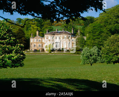 Brynbella, stile italiano casa, Tremeirchion, St Asaph, Denbighshire. Facciata sud si vede attraverso il parco Foto Stock