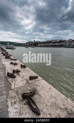 Scarpe sulla sponda del Danubio Memorial Budapest Ungheria Foto Stock