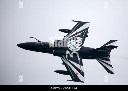 Milano, Italia. 13 ottobre 2019. AMX della forza aerea italiana durante il Linate Air Show 2019. Foto Stock