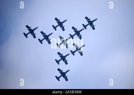 Milano, Italia. 13 ottobre 2019. Le Frecce Tricolori air squadron compie durante il Linate Air Show 2019. Foto Stock