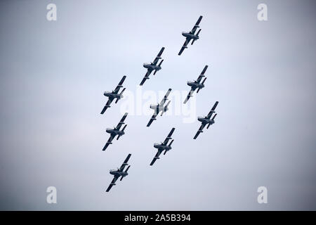 Milano, Italia. 13 ottobre 2019. Le Frecce Tricolori air squadron compie durante il Linate Air Show 2019. Foto Stock