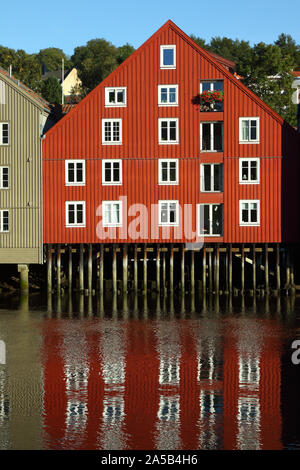 Magazzino su pali, Trondheim, Norvegia. Foto Stock