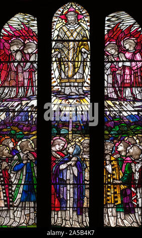 La finestra di ascensione da Christopher e Veronica Whall (1923), St. Leonards Chiesa, Middleton, Greater Manchester, Regno Unito Foto Stock