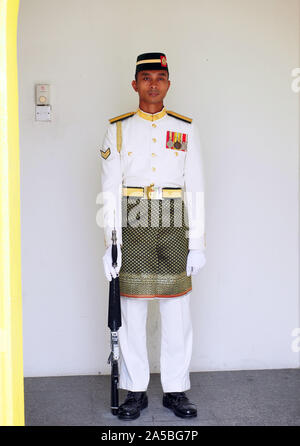 Palace guard. Istana Negara o il Palazzo Nazionale di Kuala Lumpur in Malesia Foto Stock