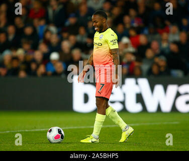 Londra, Regno Unito. Ottobre 19 Manchester City's Raheem Sterling durante la Premier League inglese tra Crystal Palace e il Manchester City a Selhurst Park Stadium di Londra, Inghilterra il 19 ottobre 2019 Credit: Azione Foto Sport/Alamy Live News Foto Stock