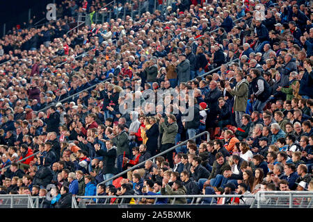Utrecht, Paesi Bassi. Xix oct, 2019. UTRECHT, Stadion Galgenwaard, 19-10-2019, olandese Eredivisie stagione 2019/2020. Utrecht - PSV. Applausi durante il gioco Utrecht - PSV. Credito: Pro scatti/Alamy Live News Foto Stock