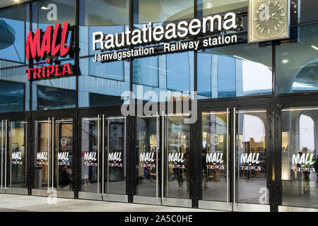 L'ingresso di centro commerciale della Tripla e Pasila Stazione ferroviaria a Helsinki in Finlandia Foto Stock