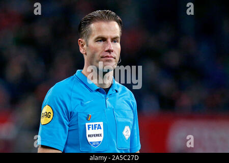 Utrecht, Paesi Bassi. Xix oct, 2019. UTRECHT, Stadion Galgenwaard, 19-10-2019, olandese Eredivisie stagione 2019/2020. Utrecht - PSV. arbitro Danny Makkelie durante il gioco Utrecht - PSV. Credito: Pro scatti/Alamy Live News Foto Stock