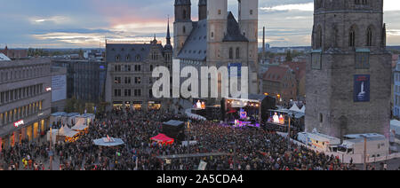 Halle Saale Germania il 19 OTT 2019: HalleZusammen concerto in memoria delle vittime dell'attacco terroristic il 9 Ott 2019 a Halle (Saale) Foto Stock