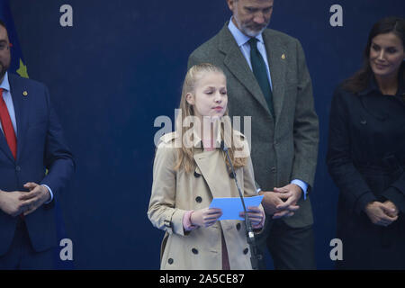 Asigueu, Asturias, Spagna. Xix oct, 2019. Crown Princess Leonor visitato 2019 Asiegu esemplare (Cabrales) il 19 ottobre 2019 in Asigueu, Spagna Credit: Jack Abuin/ZUMA filo/Alamy Live News Foto Stock