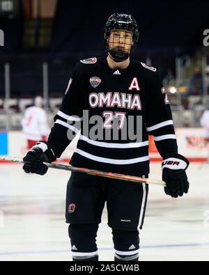 Ottobre 19. 2019: Nebraska-Omaha non conformisti ala destra Zach Jordan (27) prima di affrontare la Ohio State nel loro gioco in Columbus, Ohio. Brent Clark/CSM Foto Stock