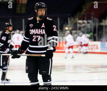 Ottobre 19. 2019: Nebraska-Omaha non conformisti ala destra Zach Jordan (27) prima di affrontare la Ohio State nel loro gioco in Columbus, Ohio. Brent Clark/CSM Foto Stock