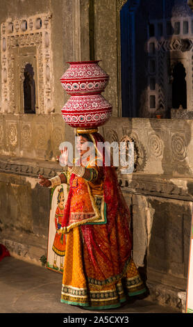 Spettacoli tradizionali a Udaipur Foto Stock