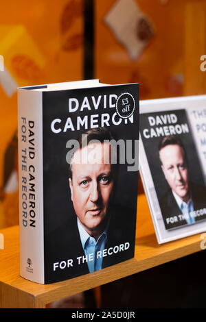 Ex primo ministro britannico David Cameron memoir, per il record, che ha tenuto il referendum Brexit in 216 Foto Stock