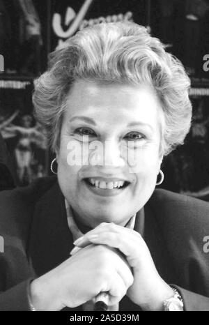 Ritratti di celebrità dal 1989 Broadway Cares/Equity combatte contro l'AIDS Mercato delle Pulci tenutasi a Shubert Alley. Dotato di: Marilyn Horne dove: New York New York, Stati Uniti quando: 30 set 1989 Credit: Giuseppe Marzullo/WENN.com Foto Stock