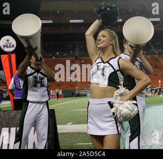 Ottobre 19, 2019 - Hawaii cheerleaders durante un gioco tra la Air Force Academy i falchi e le Hawaii Rainbow Warriors all'Aloha Stadium di Honolulu, HI - Michael Sullivan/CSM. Foto Stock