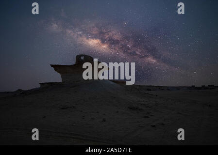 Via lattea sparare nel misterioso villaggio , Qatar Foto Stock