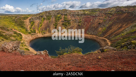 Vista panoramica del cratere Kerid in Islanda Foto Stock