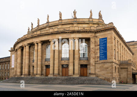 Stuttgart, Germania - 15 Ottobre 2019: Staatstheater Stuttgart, Stuttgart Teatro di Stato Opera House ingresso. Foto Stock