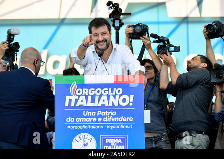 Matteo Salvini durante la manifestazione congiunta del centro-destra organizzata dalla Lega in Piazza San Giovanni a Roma (Luigi Mistrulli/fotogramma, Roma - 2019-10-19) p.s. la foto e' utilizzabile nel rispetto del contesto in cui e' stata scattata, e senza intento diffamatorio del decoro delle persone rappresentate Foto Stock