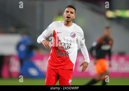 Utrecht, Paesi Bassi. Xix oct, 2019. UTRECHT, 19-10-2019, Stadio Galgenwaard, stagione 2019/2020, olandese Eredivisie, FC Utrecht player Adam Maher durante la partita FC Utrecht - PSV. Credito: Pro scatti/Alamy Live News Foto Stock