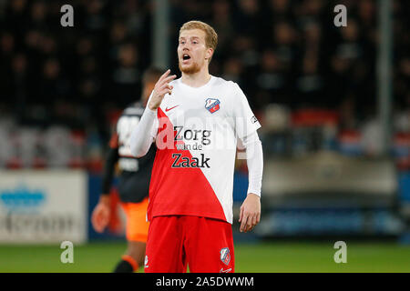 Utrecht, Paesi Bassi. Xix oct, 2019. UTRECHT, 19-10-2019, Stadio Galgenwaard, stagione 2019/2020, olandese Eredivisie, FC Utrecht player Simon Gustafson durante la partita FC Utrecht - PSV. Credito: Pro scatti/Alamy Live News Foto Stock