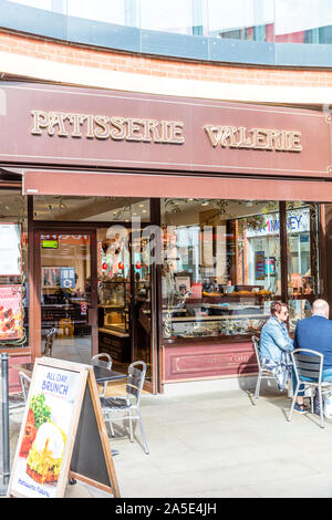 Patisserie Valerie shop front, Patisserie Valerie shop segno, Patisserie Valerie cafe, Durham, Regno Unito, Patisserie Valerie, Patisserie Valerie segno, logo, Foto Stock