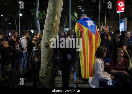 Barcellona, Spagna. Xvii oct, 2019. Pro-indipendenza di dimostrazione per le strade di Barcellona. Foto Stock