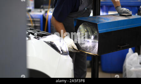 Lampadina faretto controllare Foto Stock