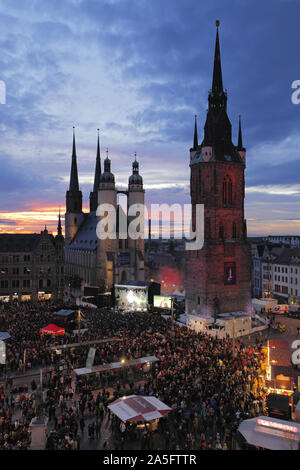 Halle Saale Germania il 19 OTT 2019: HalleZusammen concerto in memoria delle vittime dell'attacco terroristic il 9 Ott 2019 a Halle (Saale) Foto Stock