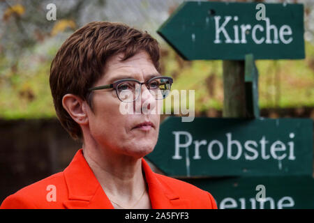 Il tedesco Christian Unione Democratica (CDU) partito presidentessa e il ministro della Difesa Annegret Kramp-Karrenbauer durante una CDU Turingia elezione Foto Stock