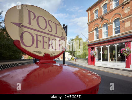 Post office segno sulla scatola del montante a Eton, UK. Foto Stock