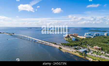 Sanibel Island Causeway che conduce da Punta Rassa in Fort Myers alle spiagge di Captiva e Sanibel Foto Stock